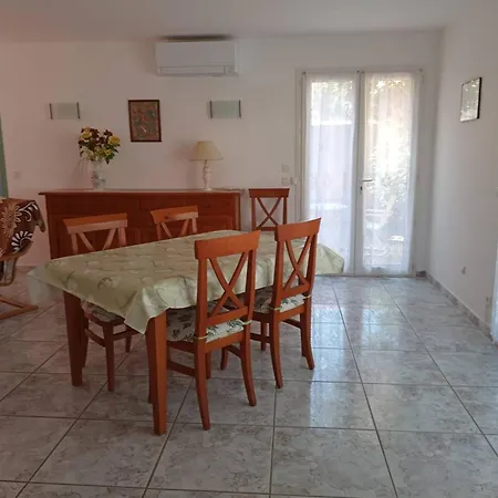 Maison Pres De La Plage, Climatisation - 4 Pers. - Fr-1-696-140